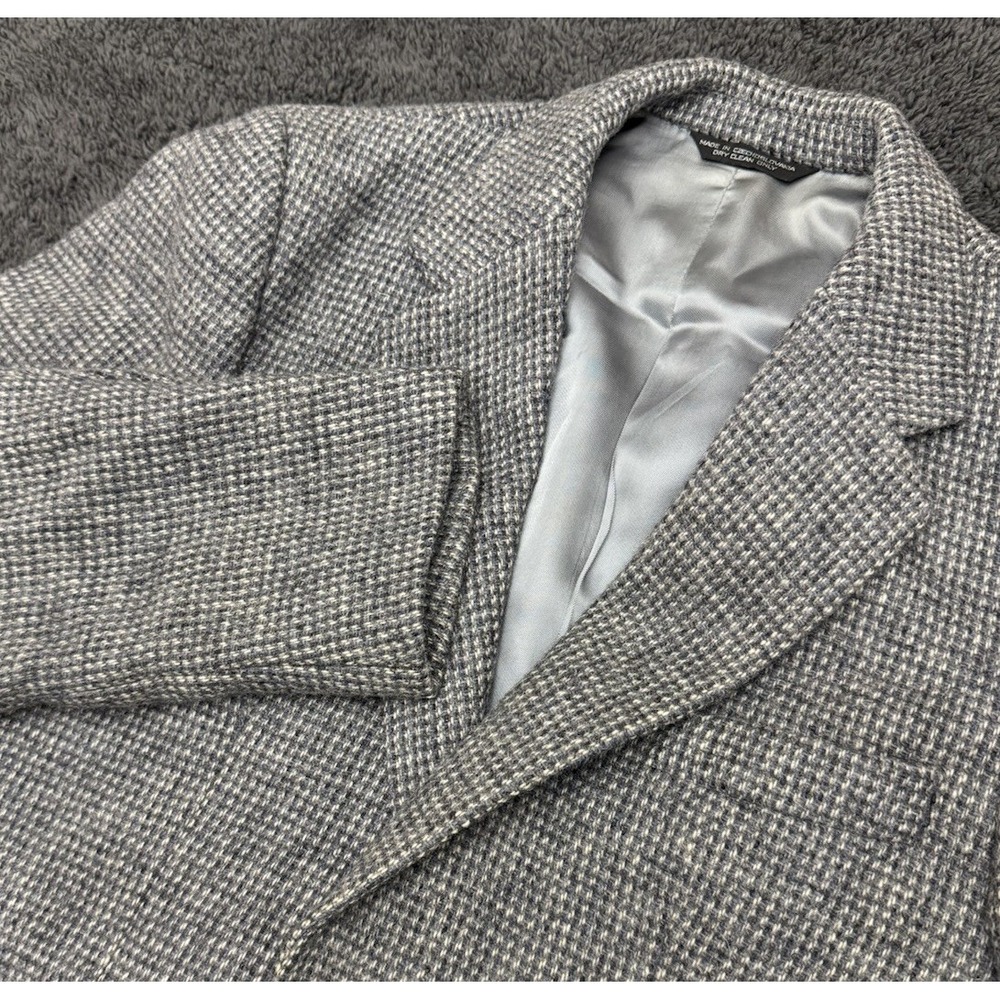 Men's Tweed Jacket 39 Grey Wool Blazer Herringbone Pattern 80s 90s Vintage Czech